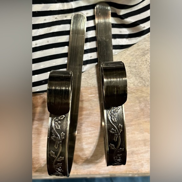 Claydough stocking hook bear & slay w/ 2 mantle hooks floral embossed bundle - Picture 13 of 16